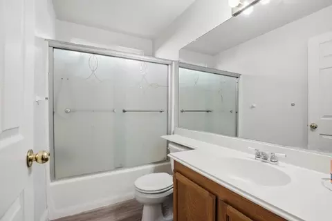 Bath - 2828 Field Stone St, Modesto, CA 95355 photo 1 of 3