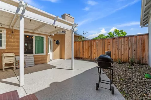 Exterior - 2828 Field Stone St, Modesto, CA 95355 photo 4 of 7