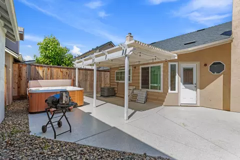 Exterior - 2828 Field Stone St, Modesto, CA 95355 photo 3 of 7