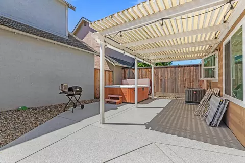 Exterior - 2828 Field Stone St, Modesto, CA 95355 photo 2 of 7