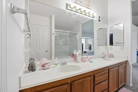 Bath - 2828 Field Stone St, Modesto, CA 95355 photo 3 of 3