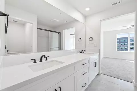Bath - 3818 E Commerce Way, Sacramento, CA 95834 photo 2 of 6