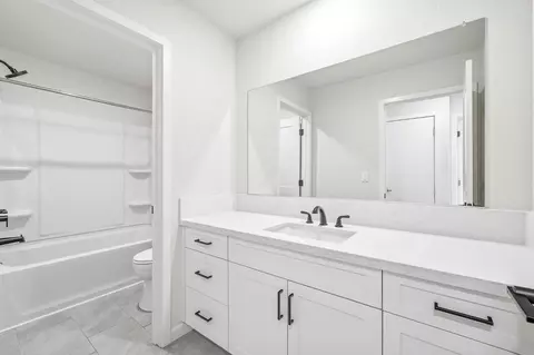 Bath - 3818 E Commerce Way, Sacramento, CA 95834 photo 4 of 6