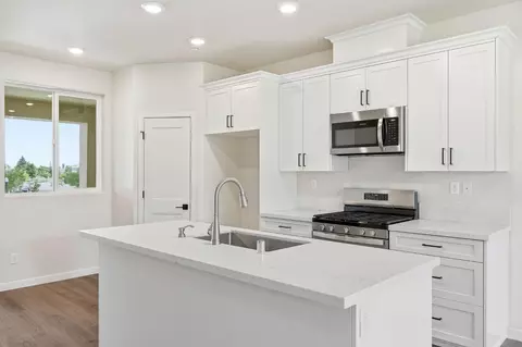 Kitchen - 3818 E Commerce Way, Sacramento, CA 95834 photo 3 of 3