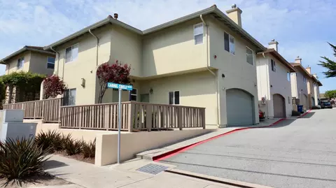 5 Carmel Cir, Marina, CA 93933