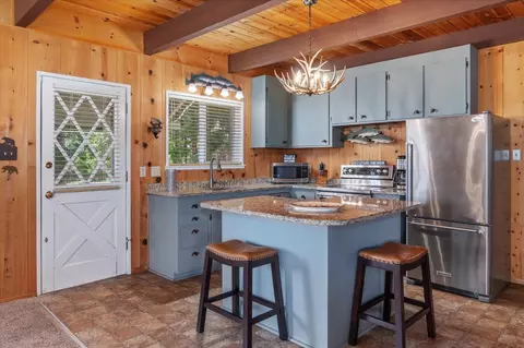 Kitchen - 1968 Kit Carson Cir, Arnold, CA 95223 photo 1 of 3