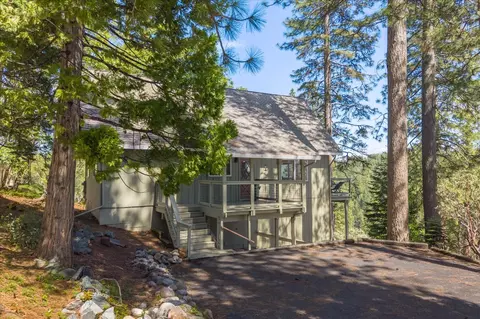 1968 Kit Carson Cir, Arnold, CA 95223