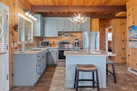Kitchen - 1968 Kit Carson Cir, Arnold, CA 95223 photo 2 of 3