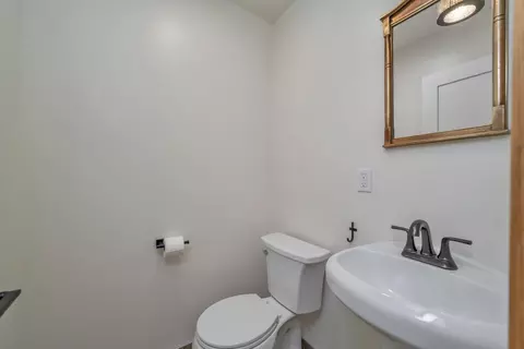 Bath - 2634 Clay St, Placerville, CA 95667 photo 1 of 5