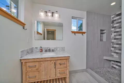 Bath - 2634 Clay St, Placerville, CA 95667 photo 2 of 5