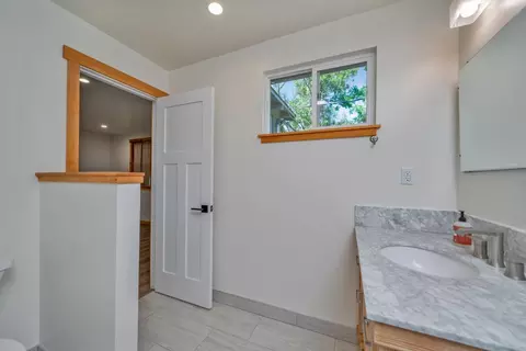 Bath - 2634 Clay St, Placerville, CA 95667 photo 3 of 5