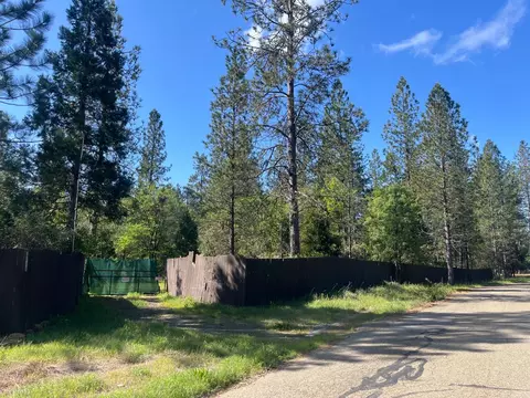 8692 Daken Cir, Brownsville, CA 95919