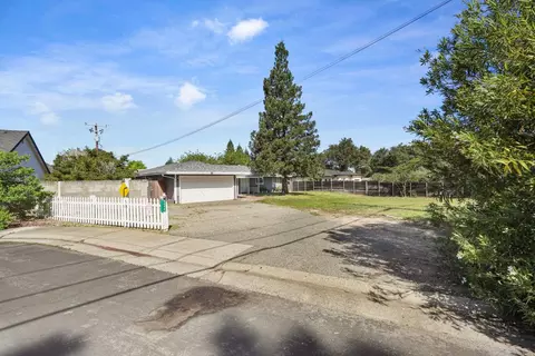 Exterior - 5580 Foothill Rd, Rocklin, CA 95677 photo 4 of 15