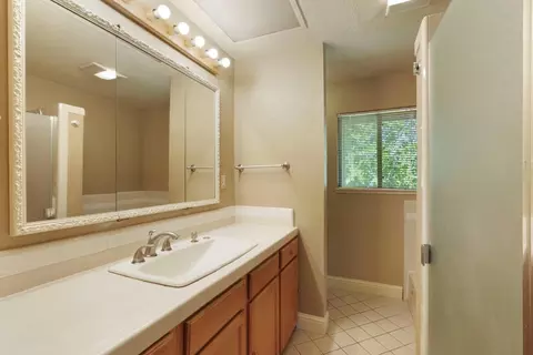 Bath - 5580 Foothill Rd, Rocklin, CA 95677 photo 2 of 6