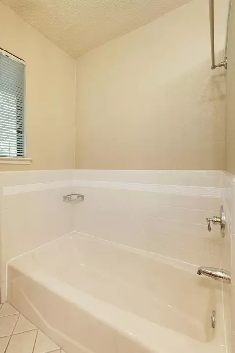 Bath - 5580 Foothill Rd, Rocklin, CA 95677 photo 3 of 6