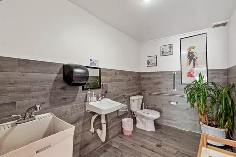Bath - 210 S Central Ave, Lodi, CA 95240 photo 1 of 2