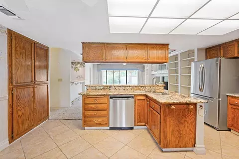 Kitchen - 6015 Rustic Hills Dr, Rocklin, CA 95677 photo 6 of 9