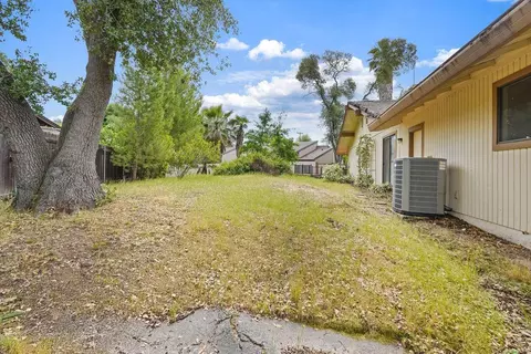 Exterior - 6015 Rustic Hills Dr, Rocklin, CA 95677 photo 7 of 9