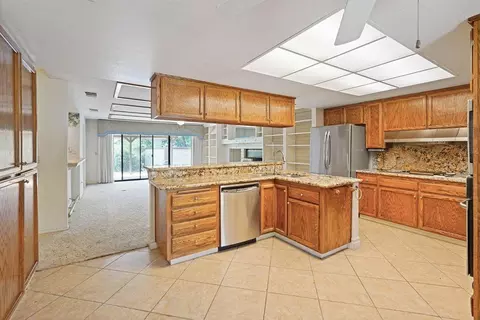 Kitchen - 6015 Rustic Hills Dr, Rocklin, CA 95677 photo 5 of 9