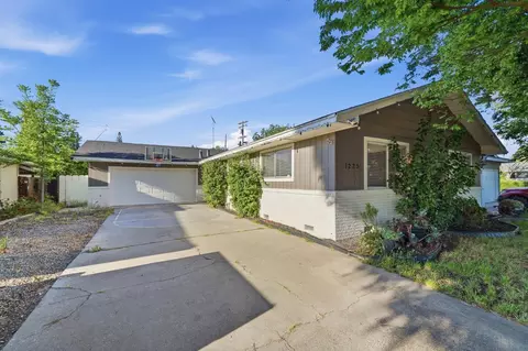 1225 Chehalem Dr, Modesto, CA 95350
