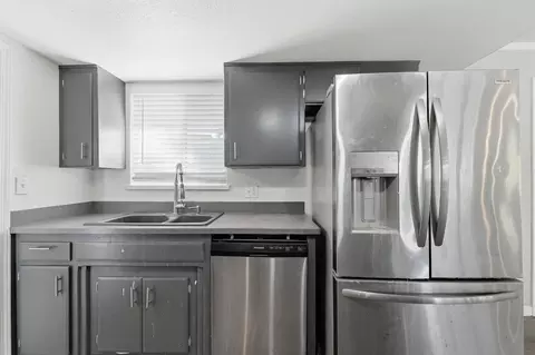 Kitchen - 1225 Chehalem Dr, Modesto, CA 95350 photo 3 of 4