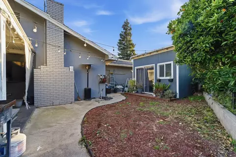 Exterior - 1225 Chehalem Dr, Modesto, CA 95350 photo 6 of 11