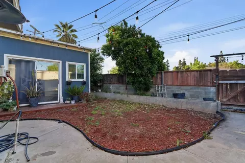 Exterior - 1225 Chehalem Dr, Modesto, CA 95350 photo 7 of 11