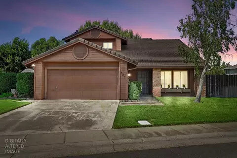 121 Quail Hollow Dr, Galt, CA 95632