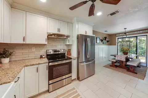 Kitchen - 1150 Itow Ct, Penryn, CA 95663 photo 5 of 8