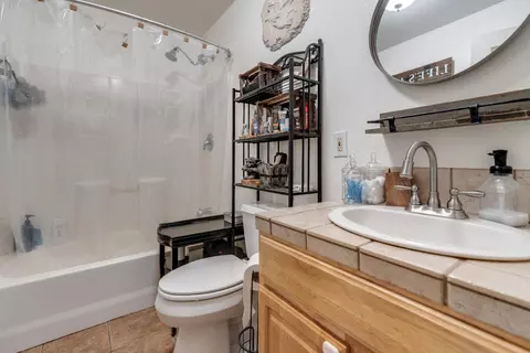 Bath - 1150 Itow Ct, Penryn, CA 95663 photo 6 of 6