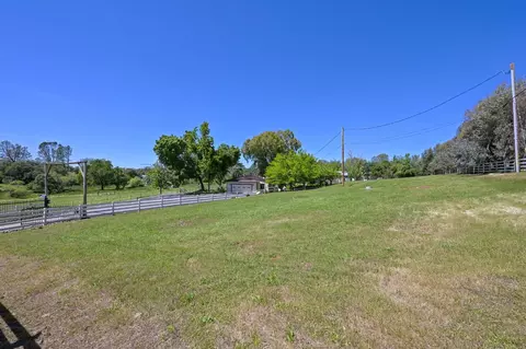 Exterior - 10805 Cramer Rd, Auburn, CA 95602 photo 19 of 27