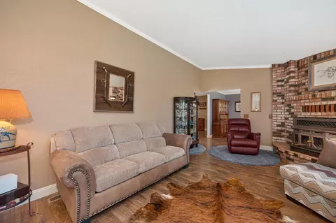 Living - 10805 Cramer Rd, Auburn, CA 95602 photo 3 of 9