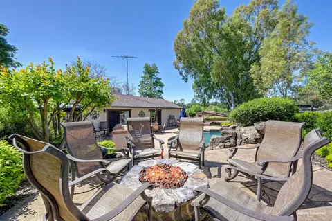 Exterior - 10805 Cramer Rd, Auburn, CA 95602 photo 13 of 27