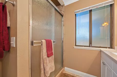 Bath - 10805 Cramer Rd, Auburn, CA 95602 photo 2 of 5