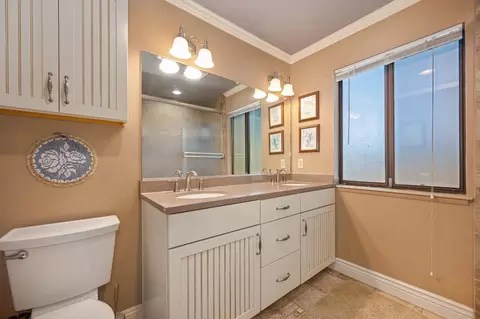 Bath - 10805 Cramer Rd, Auburn, CA 95602 photo 3 of 5