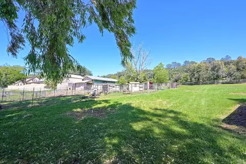 Exterior - 10805 Cramer Rd, Auburn, CA 95602 photo 18 of 27