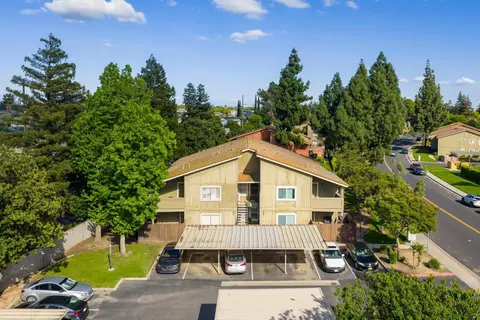 480 Cherry Ln #C, Manteca, CA 95337