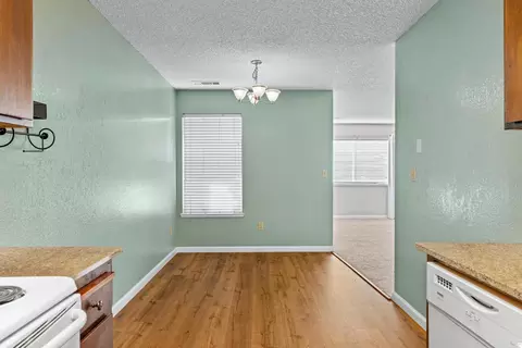 Dining - 480 Cherry Ln #C, Manteca, CA 95337 photo 1 of 1