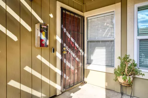 Exterior - 480 Cherry Ln #C, Manteca, CA 95337 photo 6 of 9