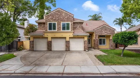 1670 Tahoe Cir, Tracy, CA 95376