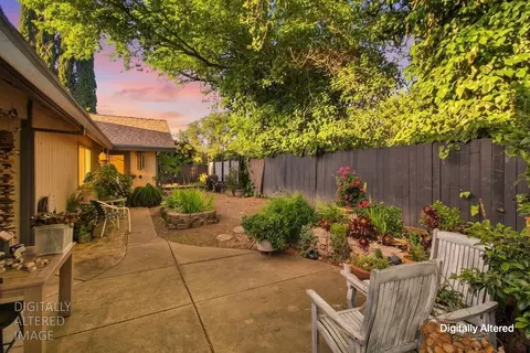 Exterior - 6042 Landis Ave, Carmichael, CA 95608 photo 10 of 17