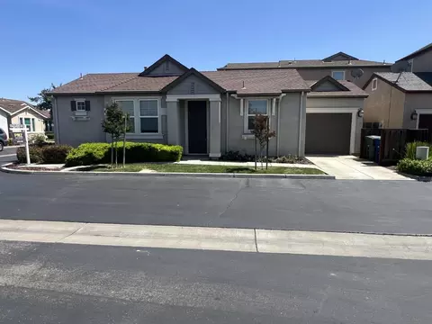 902 Castellona Dr, Newman, CA 95360