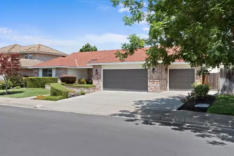 Exterior - 3729 Springcreek Dr, Modesto, CA 95355 photo 2 of 8