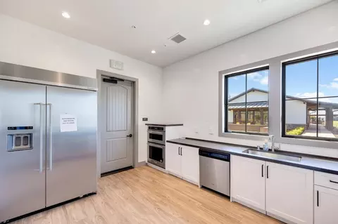 Kitchen - 3188 Sunny Gate Ln, Folsom, CA 95630 photo 7 of 7