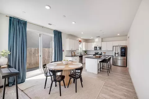 Dining - 3188 Sunny Gate Ln, Folsom, CA 95630 photo 1 of 2