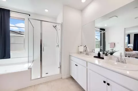 Bath - 3188 Sunny Gate Ln, Folsom, CA 95630 photo 5 of 5