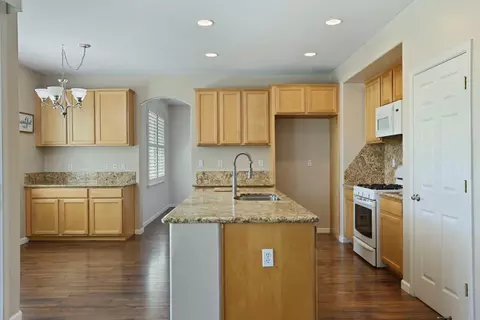 Kitchen - 2236 Sabrina Way, Tracy, CA 95377 photo 2 of 5