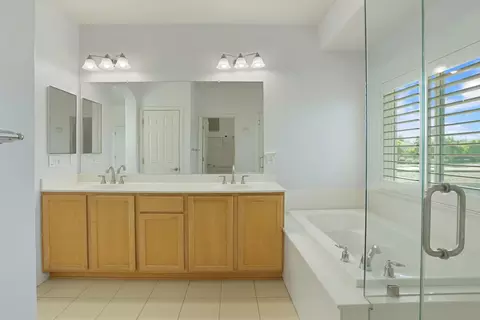 Bath - 2236 Sabrina Way, Tracy, CA 95377 photo 6 of 6