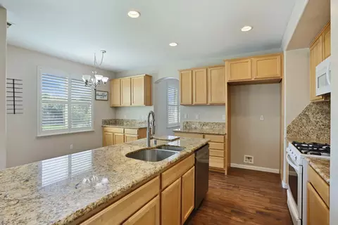 Kitchen - 2236 Sabrina Way, Tracy, CA 95377 photo 3 of 5