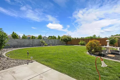Exterior - 2236 Sabrina Way, Tracy, CA 95377 photo 6 of 10